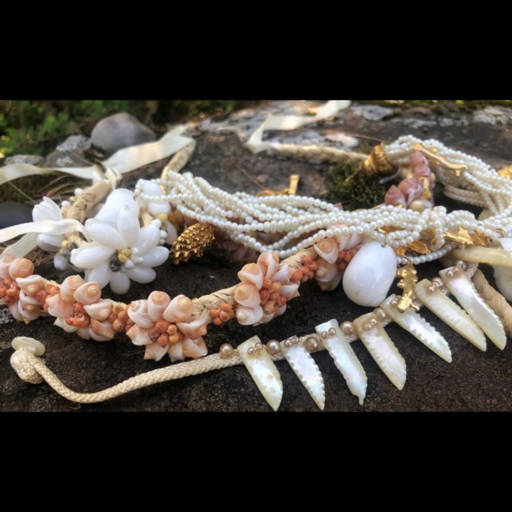 Vintage SHELL boho choker necklaces and bracelet collection